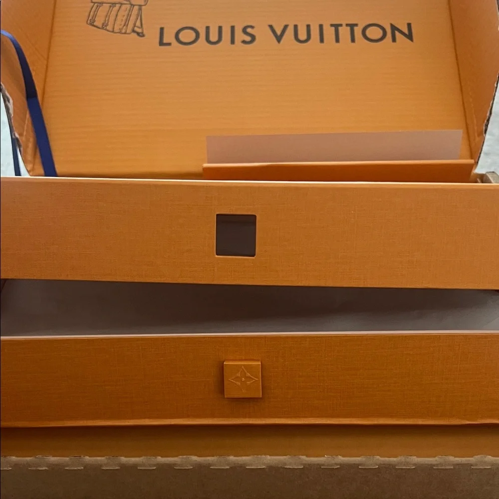 Louis Vuitton Orange Gift Box, Blue Ribbon, envelope, tag, tissue 16 x 11 x 2 - Picture 3 of 4
